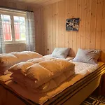Koselig Og Sentral Med Peis Og Badstue Casa de Férias