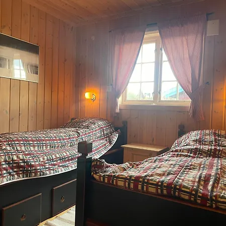 Koselig Og Sentral Med Peis Og Badstue