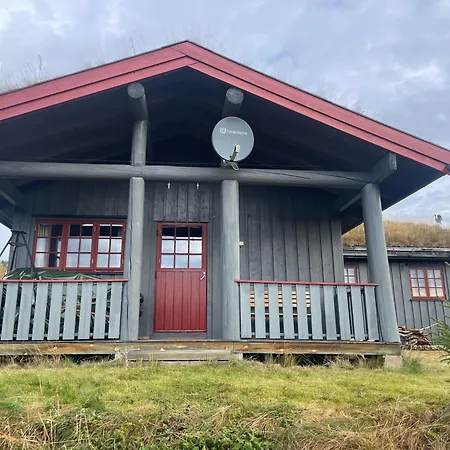 Koselig Og Sentral Med Peis Og Badstue Semesterbostad