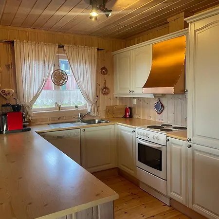 Сasa de vacaciones Koselig Og Sentral Med Peis Og Badstue *