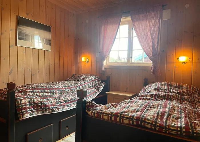 Koselig Og Sentral Med Peis Og Badstue